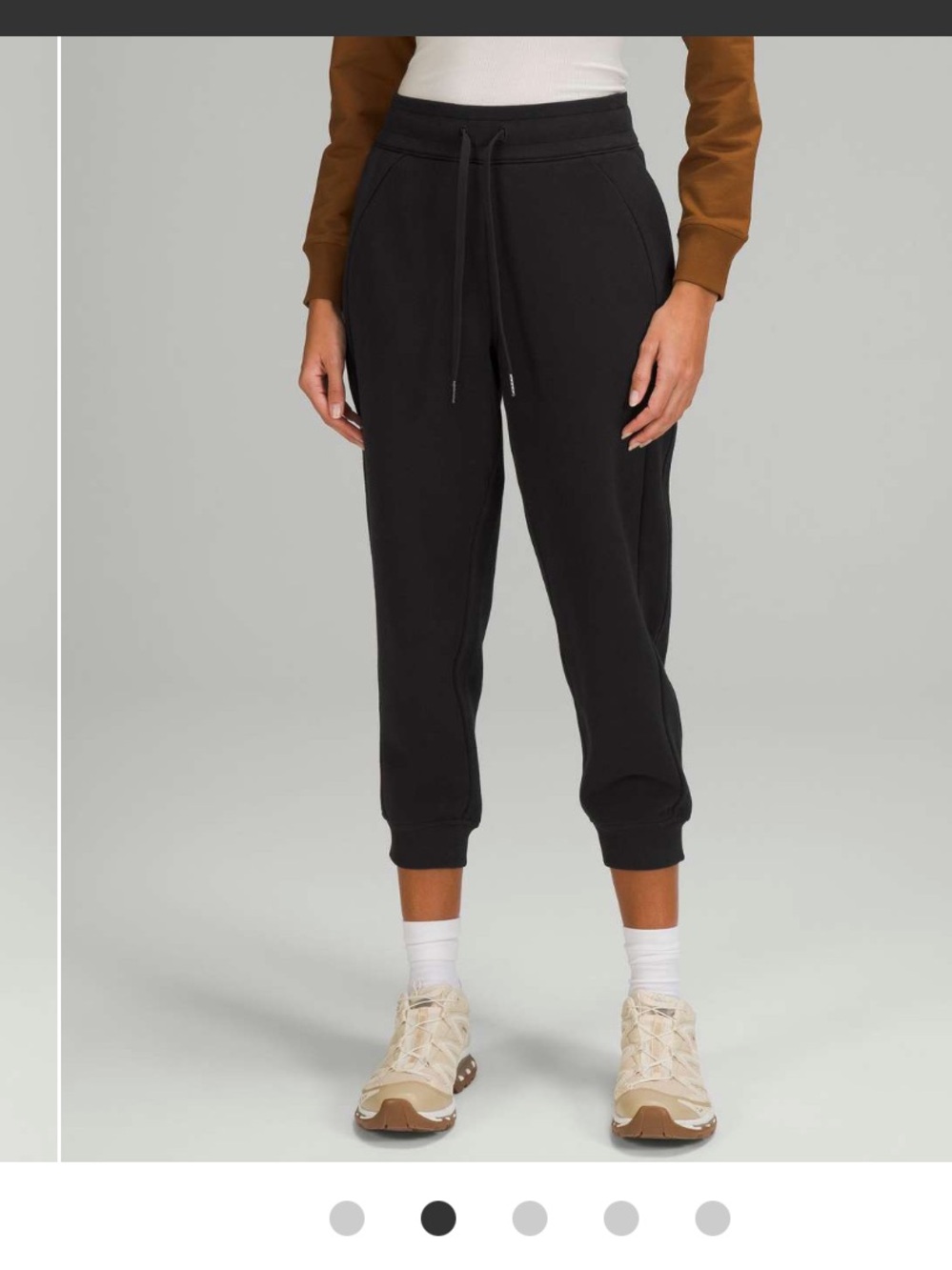Lululemon Scuba High-Rise Cropped Jogger
Black
